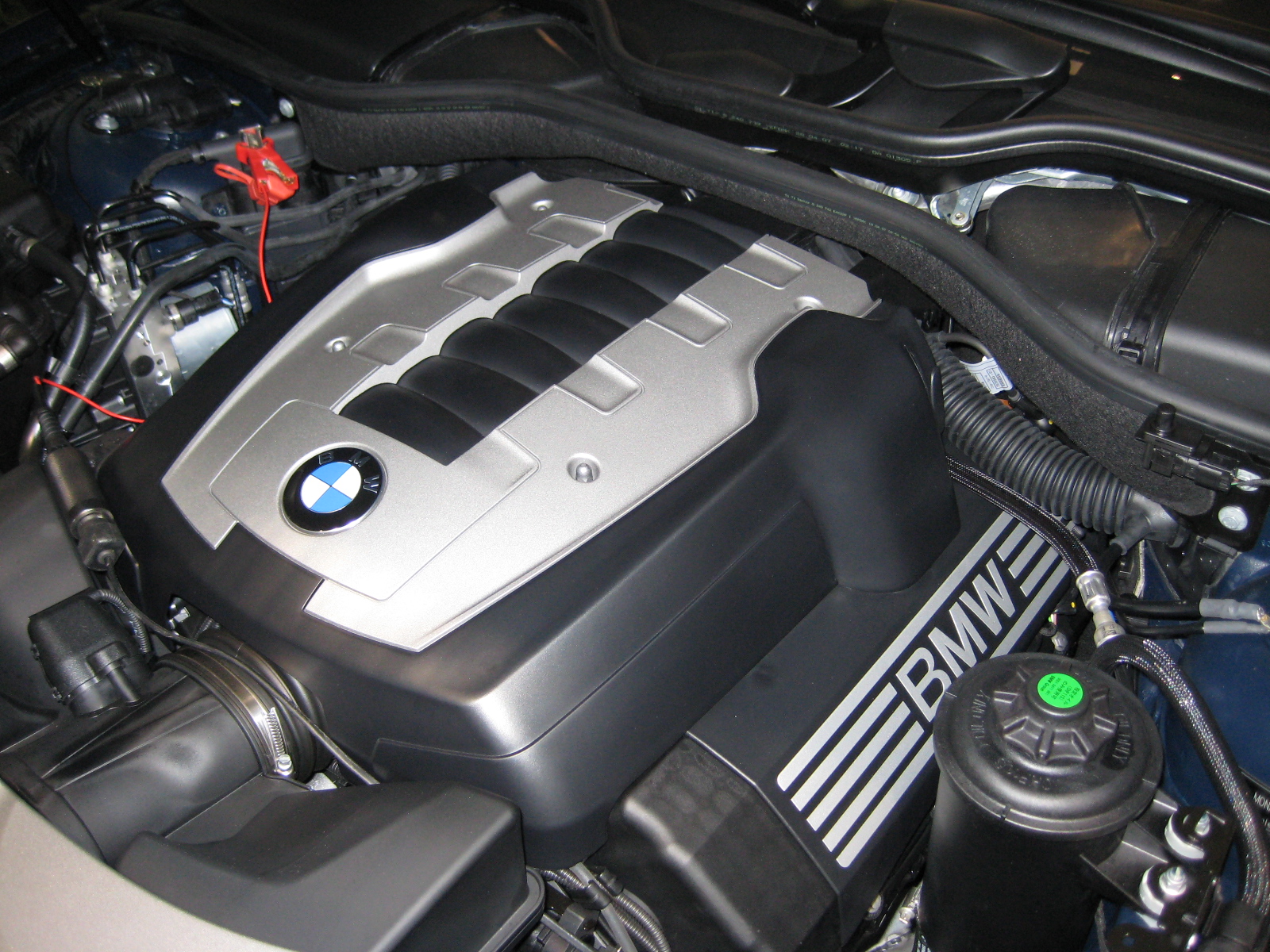 Wysokie zużycie oleju w BMW jakie mogą być przyczyny? 👨‍🔧