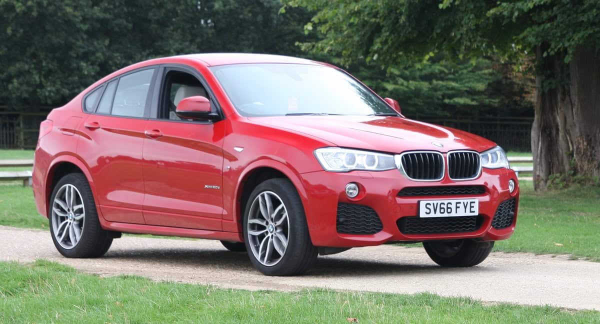 zwiększone zużycie paliwa w X4 czewone BMW F26 w parku